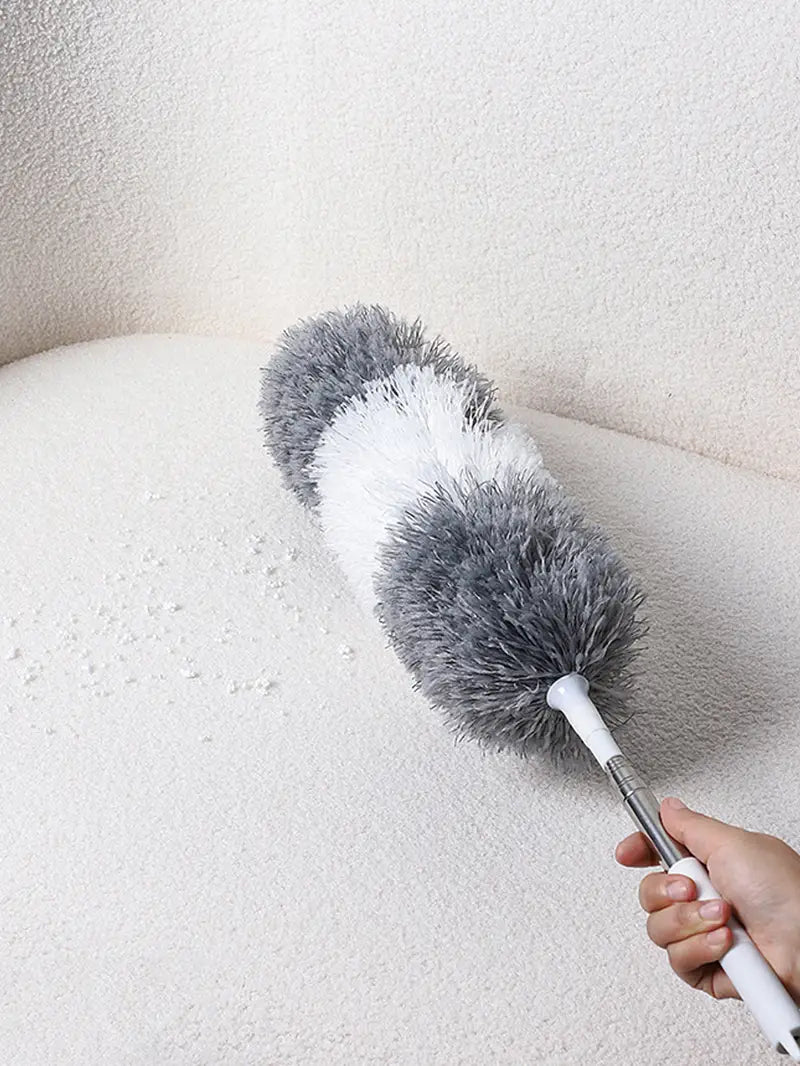 Reach-Anywhere Retractable Duster
